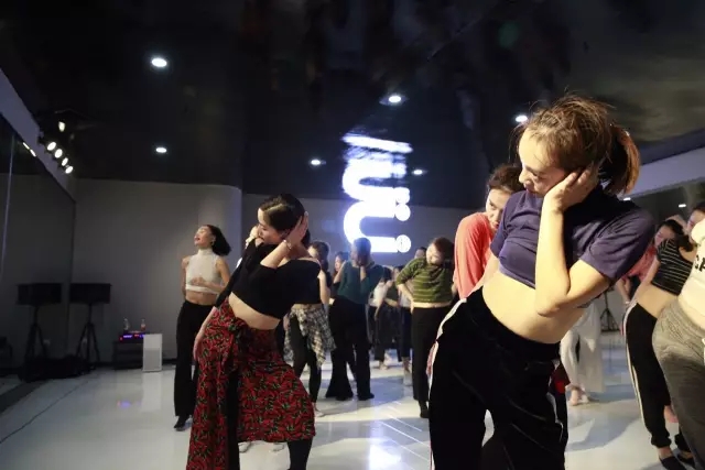 1504088896752418.jpg 11.webp.jpg