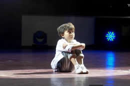 武漢貝卡千人舞展舞蹈父