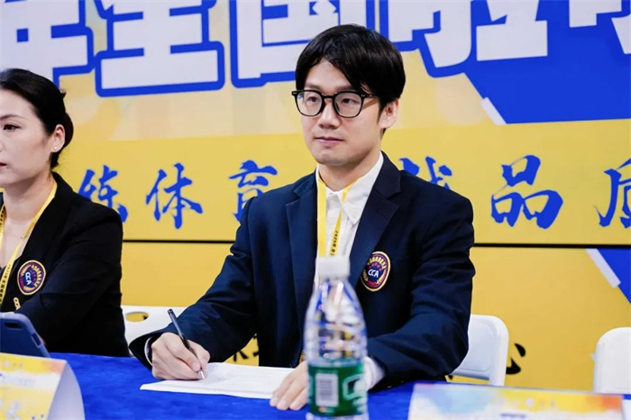 貝卡嚴欣老師擔任全國啦啦操聯(lián)賽（湖北站）副裁判長(cháng)